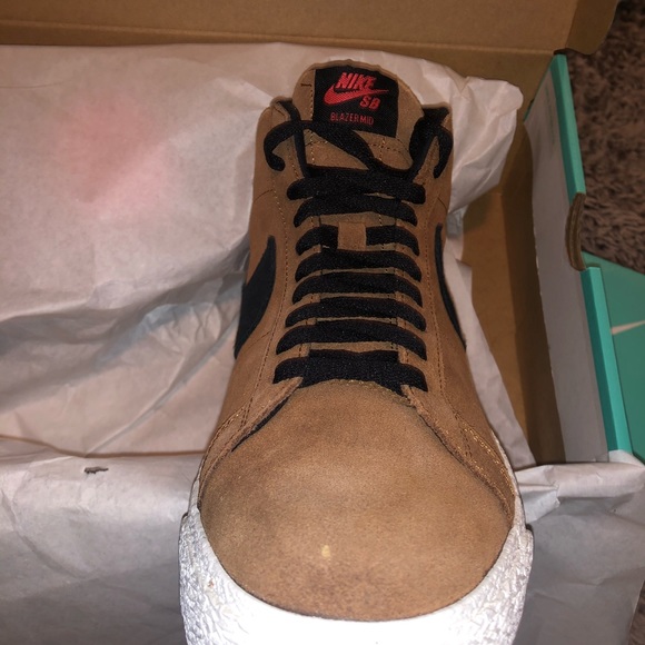 SOLD OUT - Picture 5 of 8